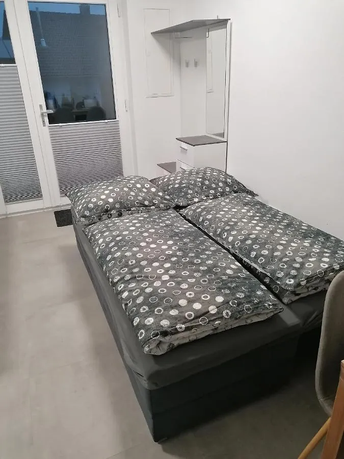 Schoene Gemuetliche Wohnung, Ferienwohnung In Ruhiger Lage Auerbach  Apartment