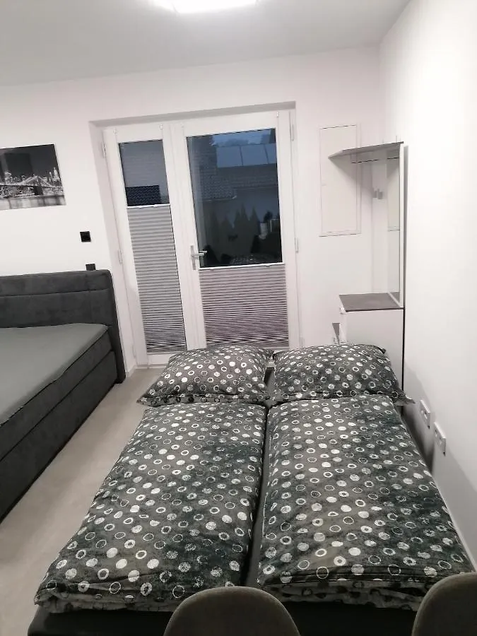 Apartment Schoene Gemuetliche Wohnung, Ferienwohnung In Ruhiger Lage Auerbach  Germany